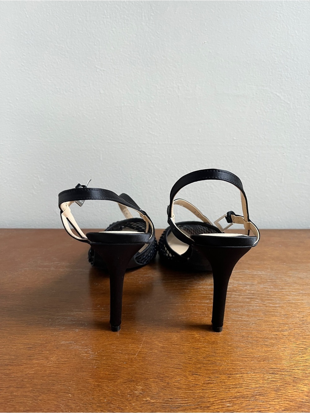 Black Mesh Pointed-Toe Slingback Heels Size 10 - Picture 4 of 4